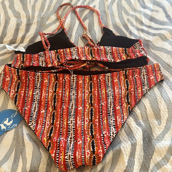 Bathing suit - Picture 2 of 2